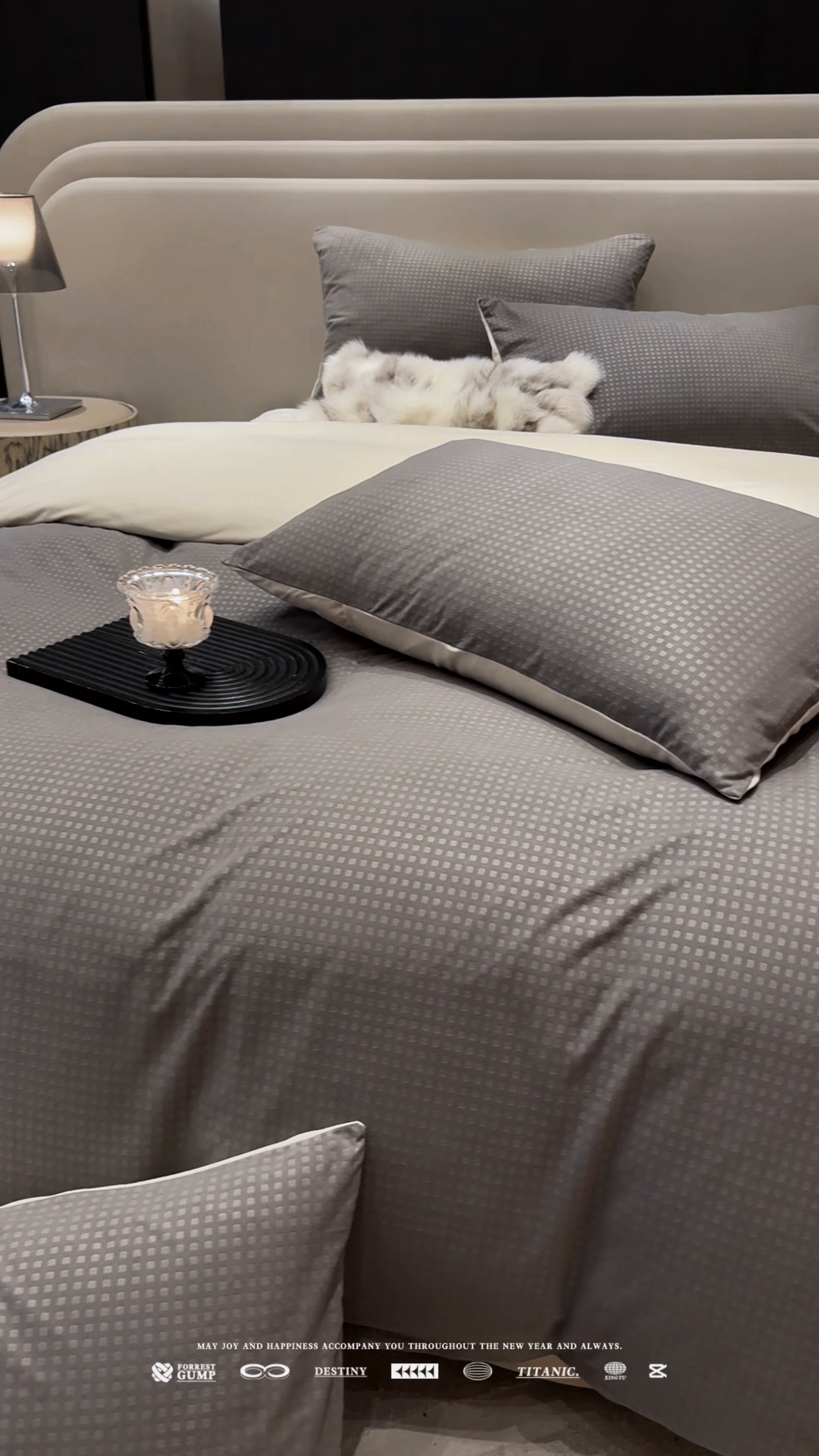 91家纺网 家纺一手货源 找家纺 金奇达家纺 2025新款【简色生活】热压纹-羽零™空气拉绒四件套（会员减20元）标准号全网控价（折后券后）不低于159元 简色生活-深灰杏