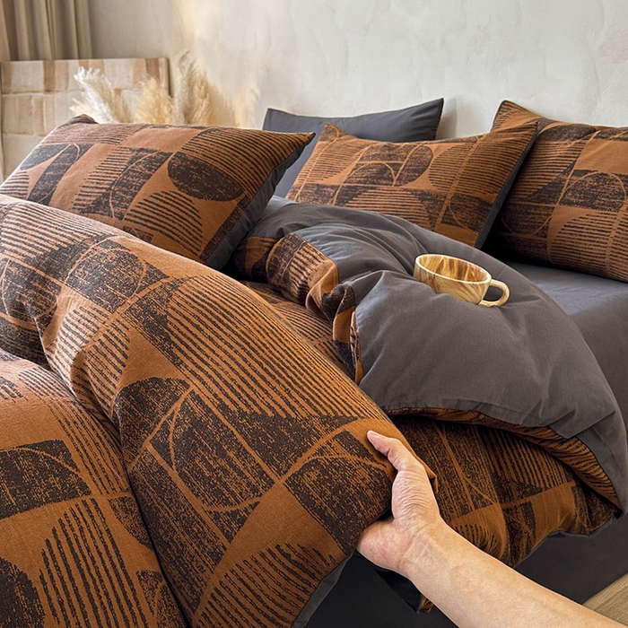 91家纺网 家纺一手货源 找家纺 蓝邻家纺 2025年新款全棉色织提花磨毛四件套 梵沐-焦糖黑