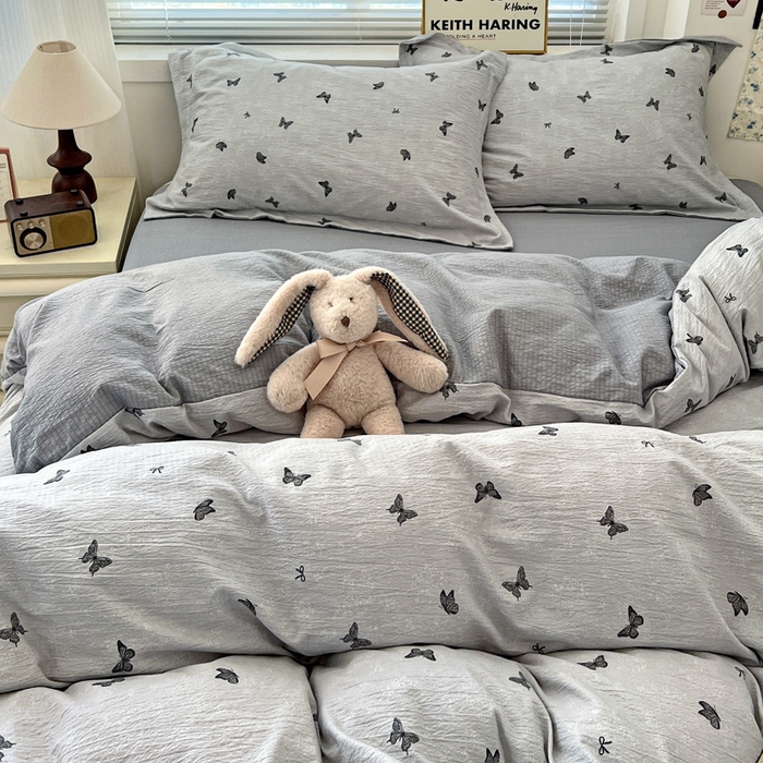 91家纺网 家纺一手货源 找家纺 一比一 2025新款古法水洗棉小布袋高克重云柔棉四件套 浮生若梦-灰