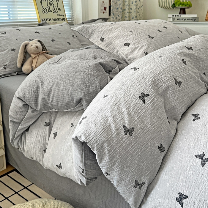 91家纺网 家纺一手货源 找家纺 一比一 2025新款古法水洗棉小布袋高克重云柔棉四件套 浮生若梦-灰