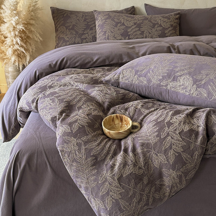 91家纺网 家纺一手货源 找家纺 蓝邻家纺 2025年新款全棉色织提花磨毛四件套 罗薇-烟紫米