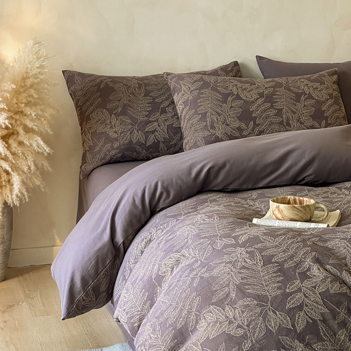 91家纺网 家纺一手货源 找家纺 蓝邻家纺 2025年新款全棉色织提花磨毛四件套 罗薇-烟紫米