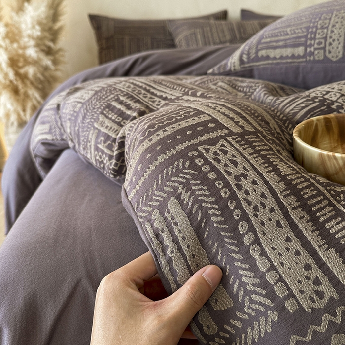 91家纺网 家纺一手货源 找家纺 蓝邻家纺 2025年新款全棉色织提花磨毛四件套 曼波夏-烟紫米