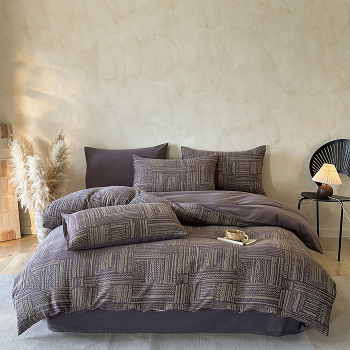 91家纺网 家纺一手货源 找家纺 蓝邻家纺 2025年新款全棉色织提花磨毛四件套 曼波夏-烟紫米