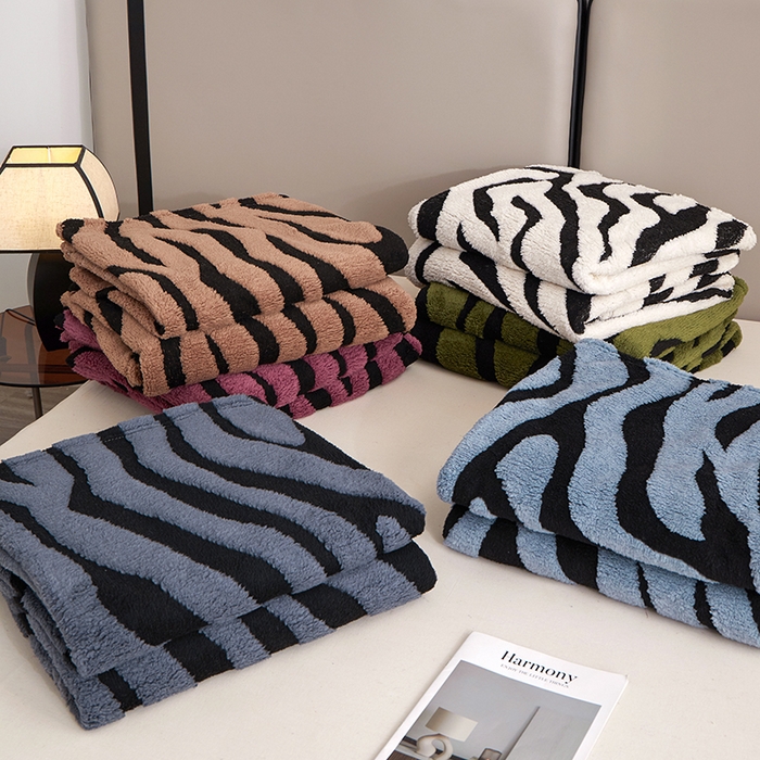91家纺网 家纺一手货源 找家纺 楼兰公主毛毯专供 2025新款阳离子单层斑马纹毯毛毯毯子 组合图仅供展示不可下单