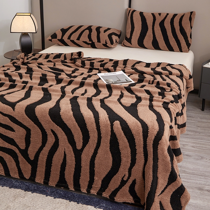 91家纺网 家纺一手货源 找家纺 楼兰公主毛毯专供 2025新款阳离子单层斑马纹毯毛毯毯子 咖色