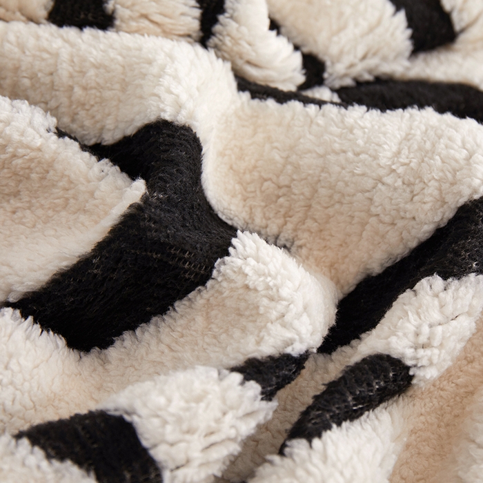 91家纺网 家纺一手货源 找家纺 楼兰公主毛毯专供 2025新款阳离子单层斑马纹毯毛毯毯子 米白