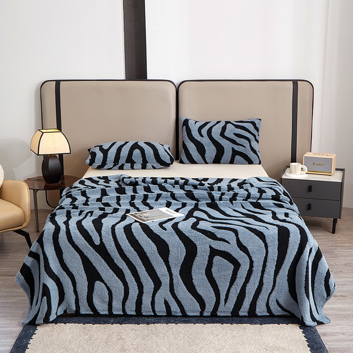 91家纺网 家纺一手货源 找家纺 楼兰公主毛毯专供 2025新款阳离子单层斑马纹毯毛毯毯子 蓝灰