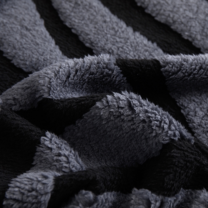 91家纺网 家纺一手货源 找家纺 楼兰公主毛毯专供 2025新款阳离子单层斑马纹毯毛毯毯子 深灰
