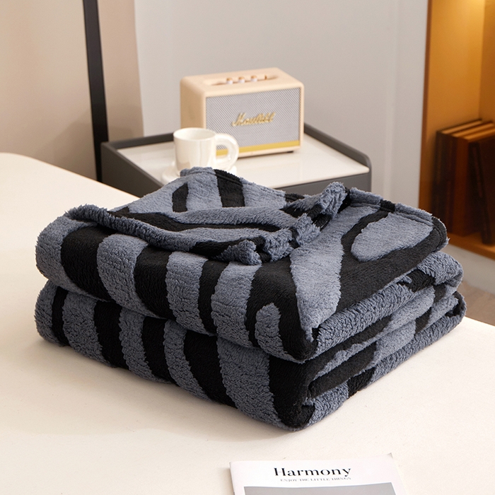 91家纺网 家纺一手货源 找家纺 楼兰公主毛毯专供 2025新款阳离子单层斑马纹毯毛毯毯子 深灰