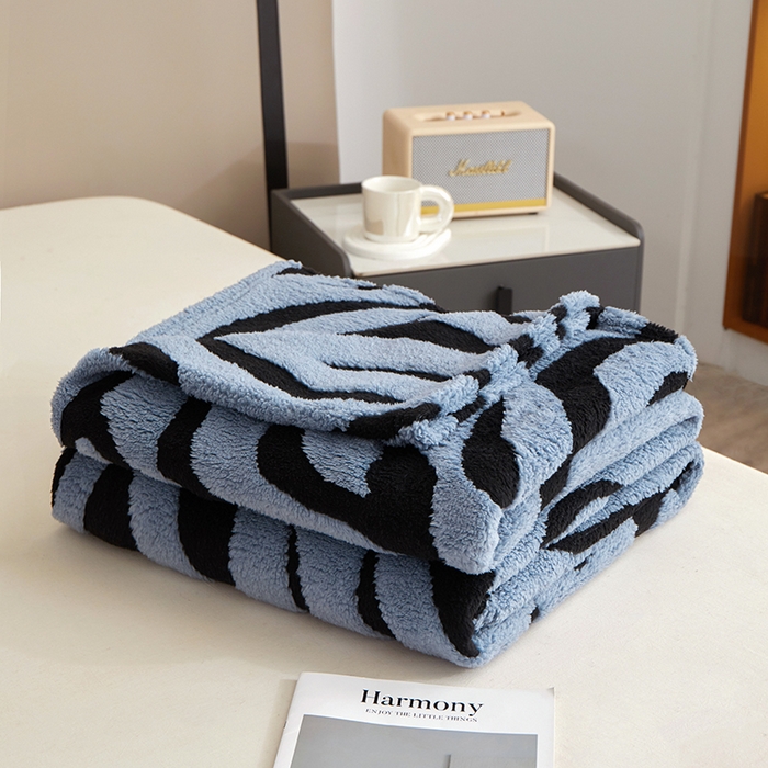 91家纺网 家纺一手货源 找家纺 楼兰公主毛毯专供 2025新款阳离子单层斑马纹毯毛毯毯子 蓝灰