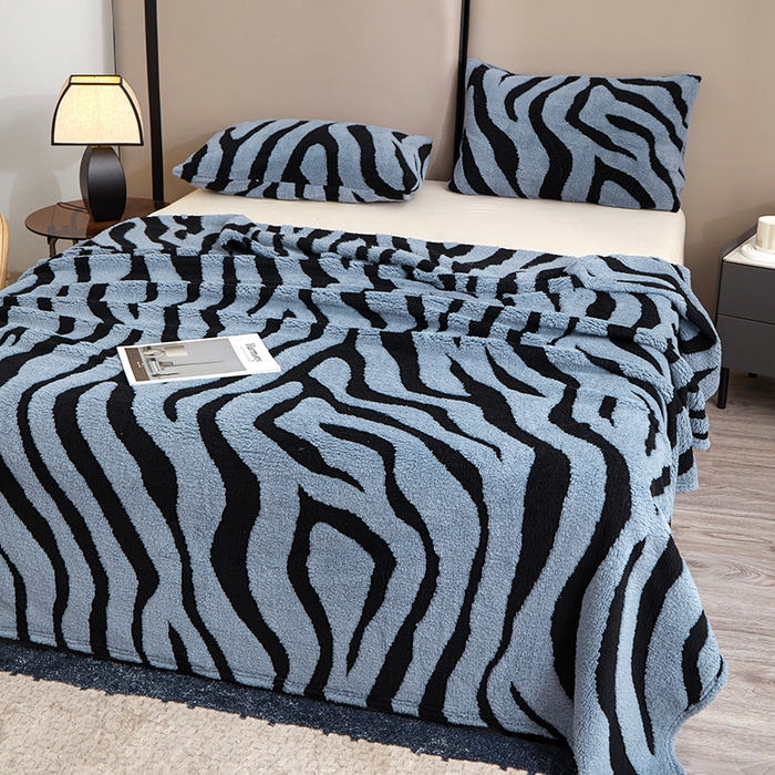 91家纺网 家纺一手货源 找家纺 楼兰公主毛毯专供 2025新款阳离子单层斑马纹毯毛毯毯子 蓝灰
