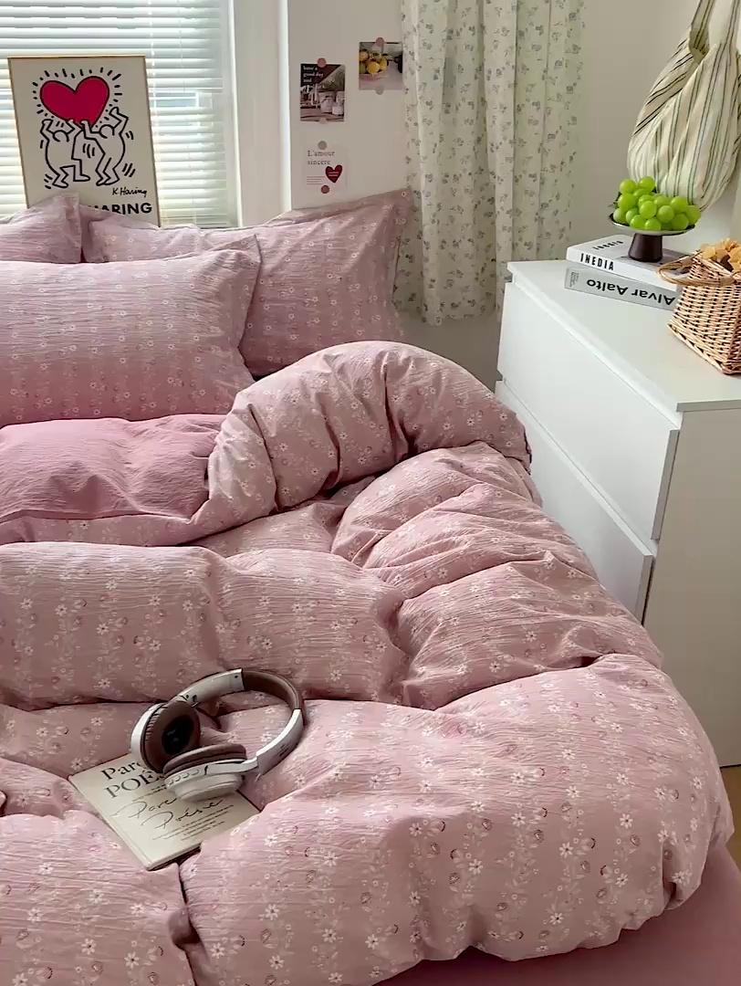 91家纺网 家纺一手货源 找家纺 一比一 2025新款古法水洗棉小布袋高克重云柔棉四件套 复古红