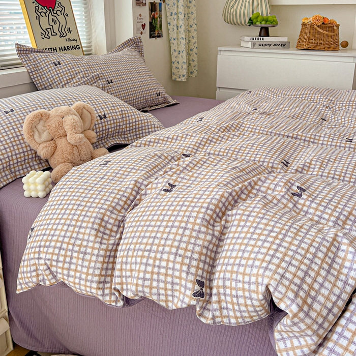 91家纺网 家纺一手货源 找家纺  一比一 2025新款古法水洗棉小布袋高克重云柔棉四件套 格纹紫蝶