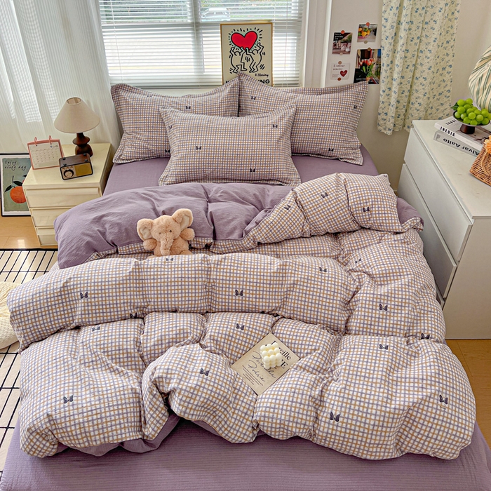 91家纺网 家纺一手货源 找家纺  一比一 2025新款古法水洗棉小布袋高克重云柔棉四件套 格纹紫蝶