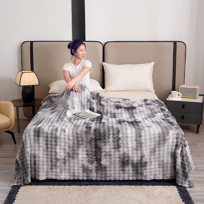 91家纺网 家纺一手货源 找家纺 楼兰公主毛毯专供 2025新款泡泡绒仿兔绒毛毯毯子 水墨-雾灰