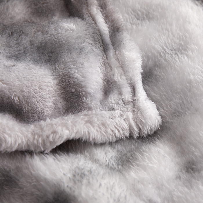 91家纺网 家纺一手货源 找家纺 楼兰公主毛毯专供 2025新款泡泡绒仿兔绒毛毯毯子 水墨-雾灰