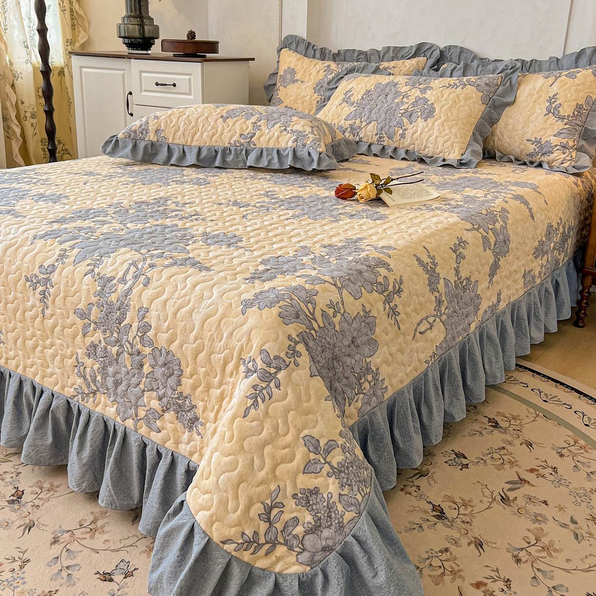 91家纺网 家纺一手货源 找家纺 笠裙家纺 2025新款a类加厚夹棉云感水洗棉床盖四件套 兰亭序-米白