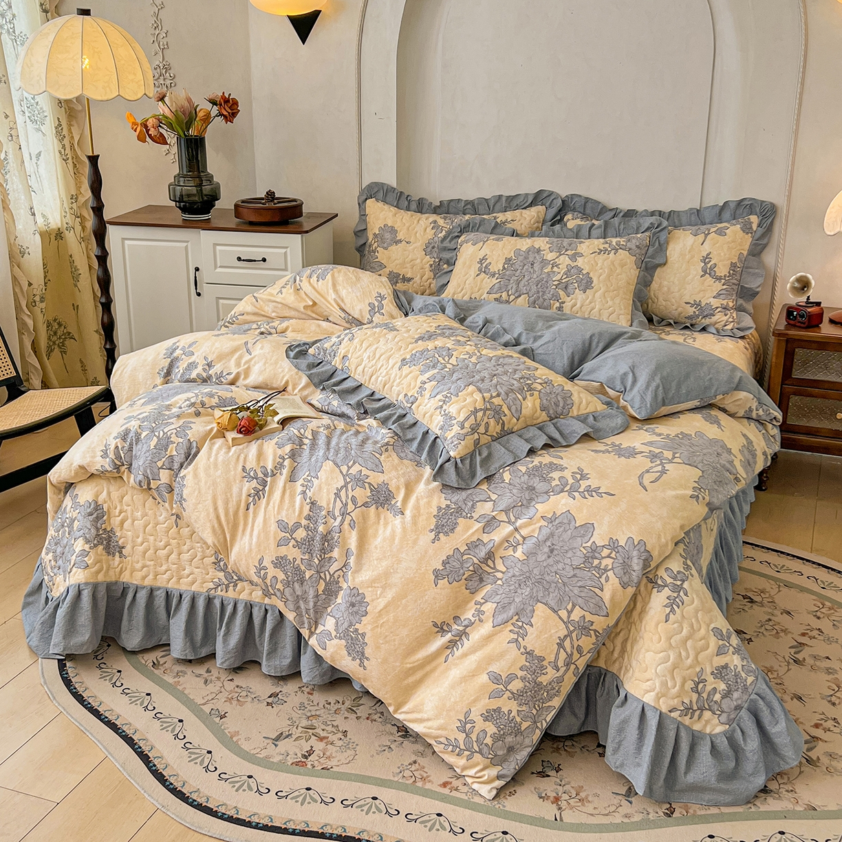 91家纺网 家纺一手货源 找家纺 笠裙家纺 2025新款a类加厚夹棉云感水洗棉床盖四件套 兰亭序-米白