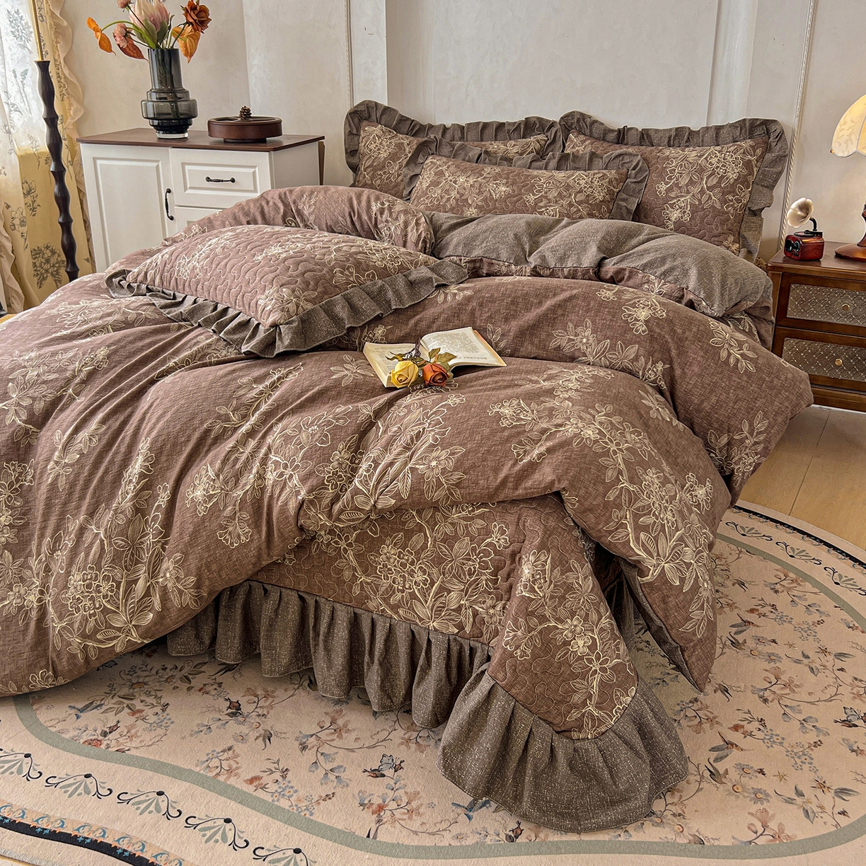 91家纺网 家纺一手货源 找家纺 笠裙家纺 2025新款a类加厚夹棉云感水洗棉床盖四件套 乌木花园