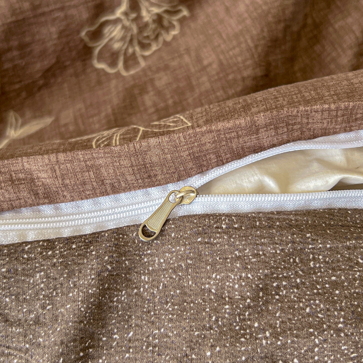 91家纺网 家纺一手货源 找家纺 笠裙家纺 2025新款a类加厚夹棉云感水洗棉床盖四件套 乌木花园