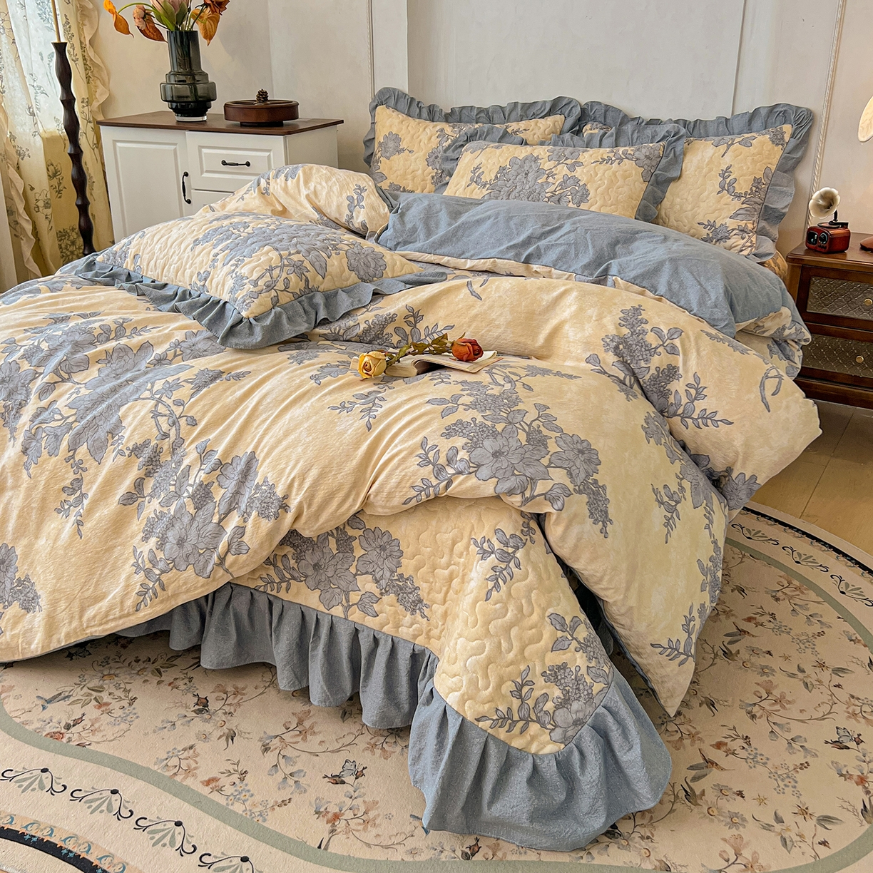 91家纺网 家纺一手货源 找家纺 笠裙家纺 2025新款a类加厚夹棉云感水洗棉床盖四件套 兰亭序-米白