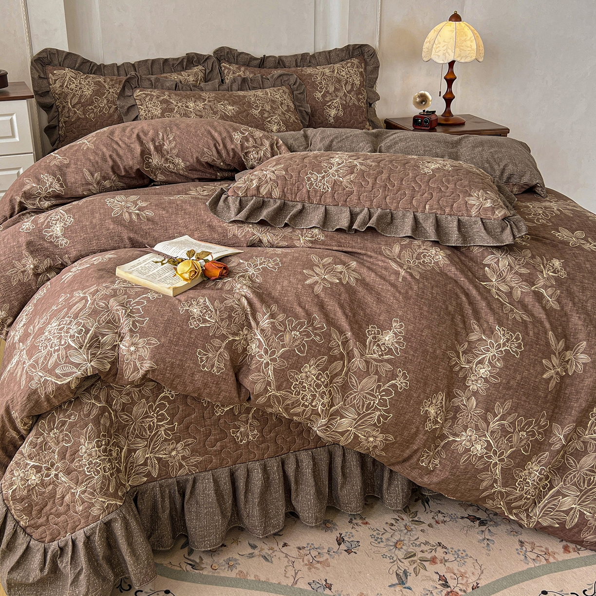 91家纺网 家纺一手货源 找家纺 笠裙家纺 2025新款a类加厚夹棉云感水洗棉床盖四件套 乌木花园