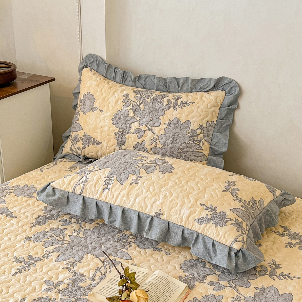 91家纺网 家纺一手货源 找家纺 笠裙家纺 2025新款a类加厚夹棉云感水洗棉床盖四件套 兰亭序-米白