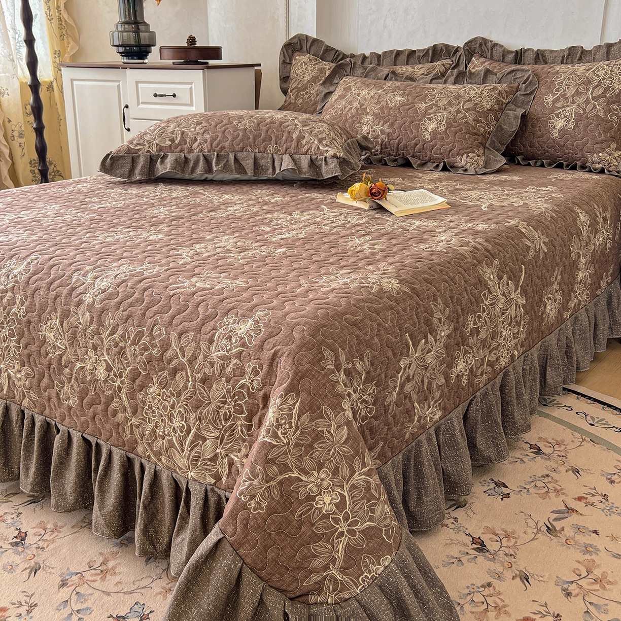 91家纺网 家纺一手货源 找家纺 笠裙家纺 2025新款a类加厚夹棉云感水洗棉床盖四件套 乌木花园