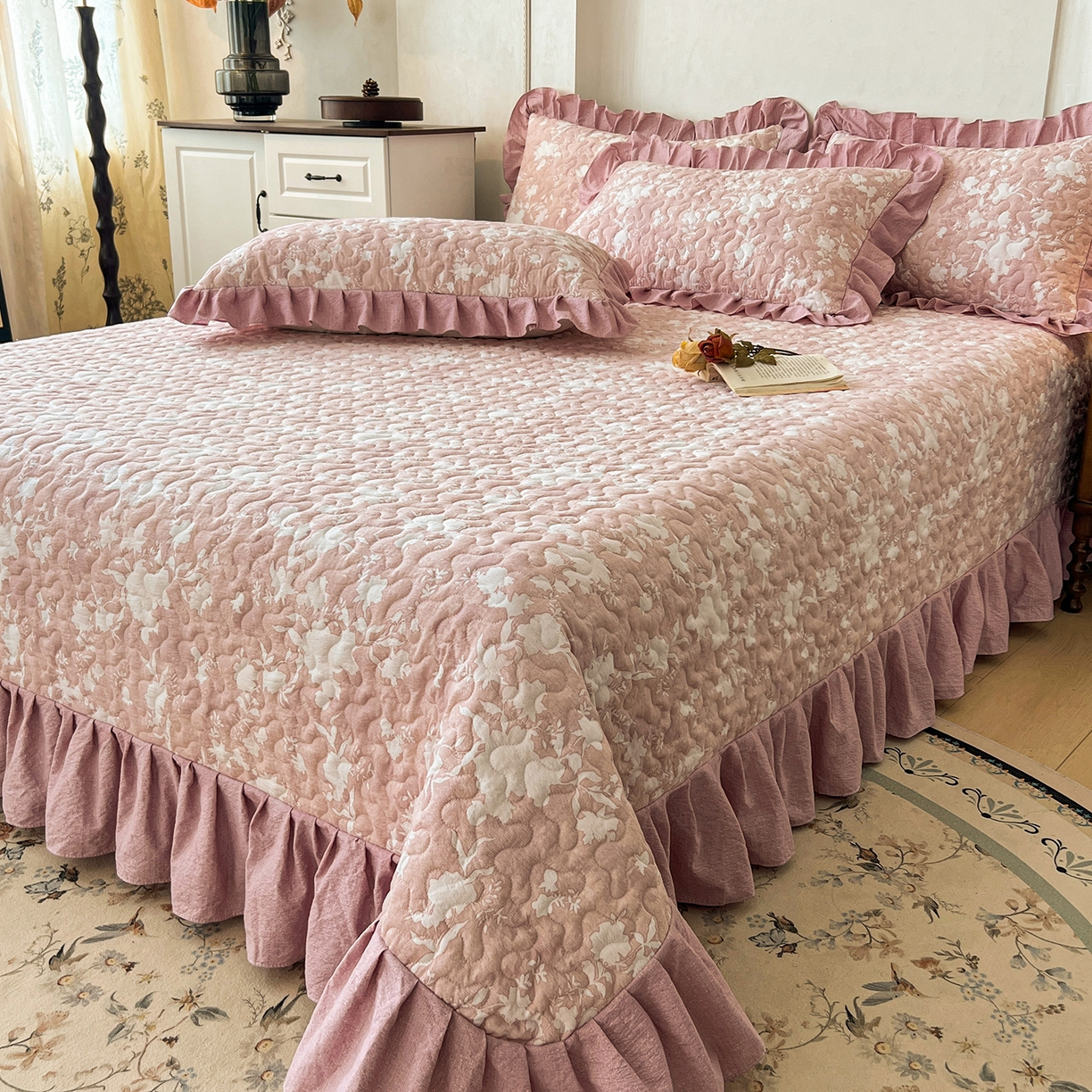 91家纺网 家纺一手货源 找家纺 笠裙家纺 2025新款a类加厚夹棉云感水洗棉床盖四件套 浮绘花影