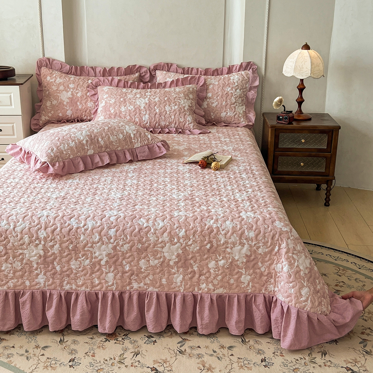 91家纺网 家纺一手货源 找家纺 笠裙家纺 2025新款a类加厚夹棉云感水洗棉床盖四件套 浮绘花影