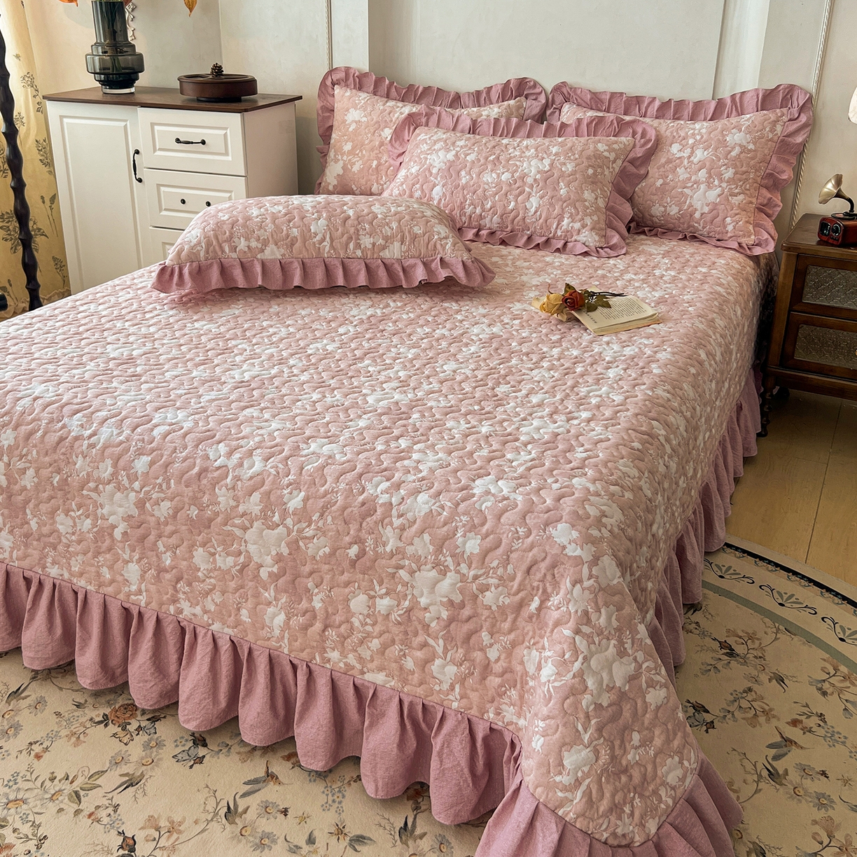 91家纺网 家纺一手货源 找家纺 笠裙家纺 2025新款a类加厚夹棉云感水洗棉床盖四件套 浮绘花影