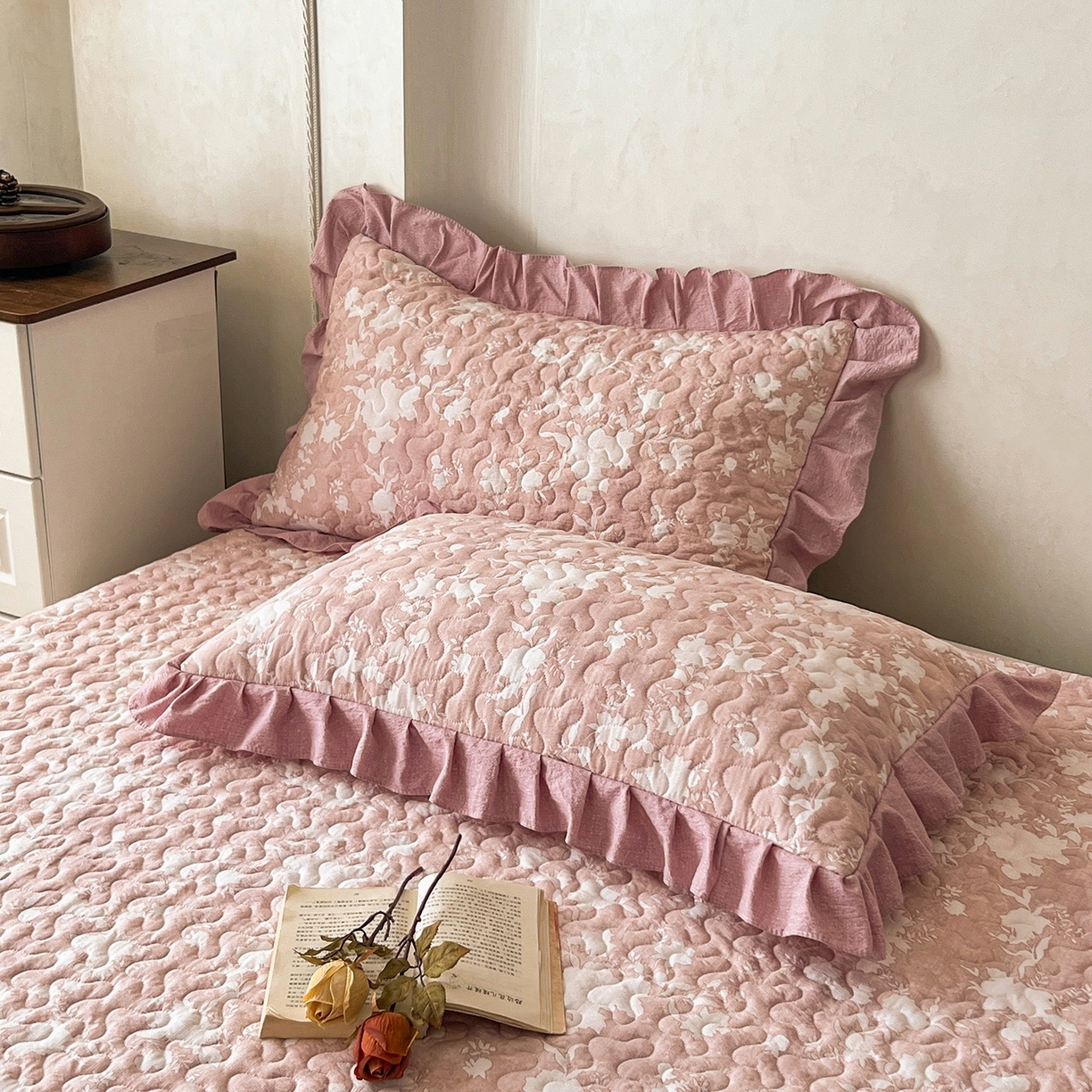 91家纺网 家纺一手货源 找家纺 笠裙家纺 2025新款a类加厚夹棉云感水洗棉床盖四件套 浮绘花影