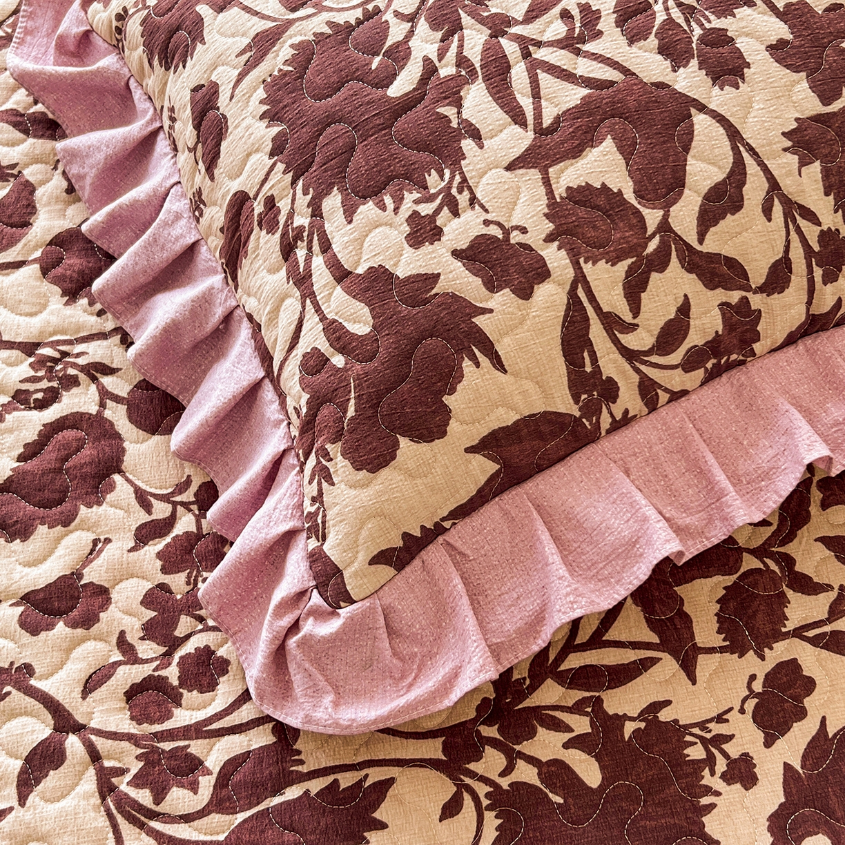 91家纺网 家纺一手货源 找家纺 笠裙家纺 2025新款a类加厚夹棉云感水洗棉床盖四件套 扶桑花-红