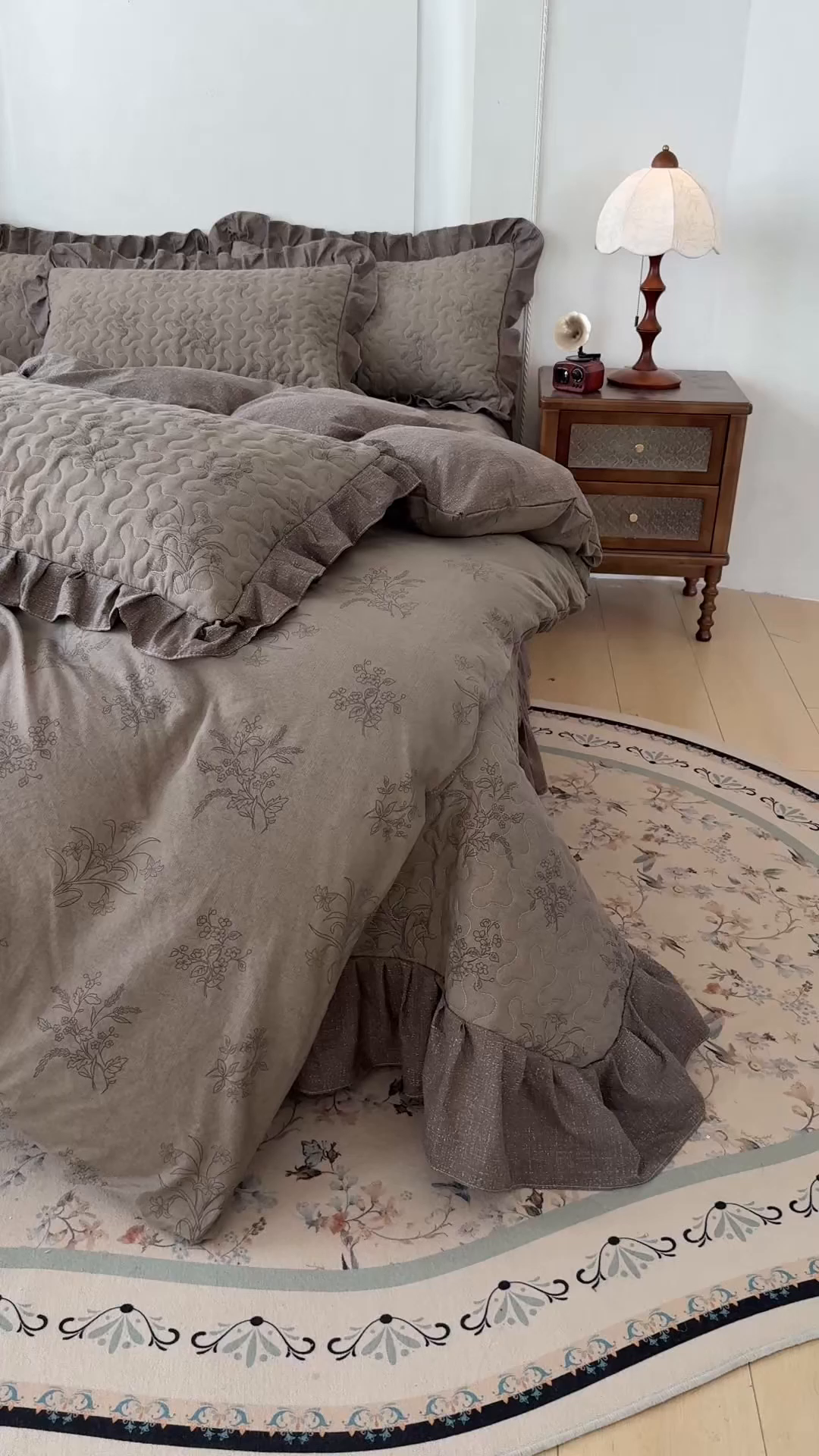 91家纺网 家纺一手货源 找家纺 笠裙家纺 2025新款a类加厚夹棉云感水洗棉床盖四件套 花田错