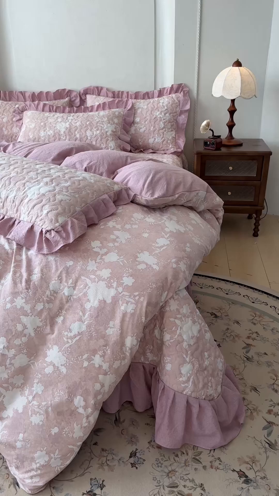 91家纺网 家纺一手货源 找家纺 笠裙家纺 2025新款a类加厚夹棉云感水洗棉床盖四件套 浮绘花影