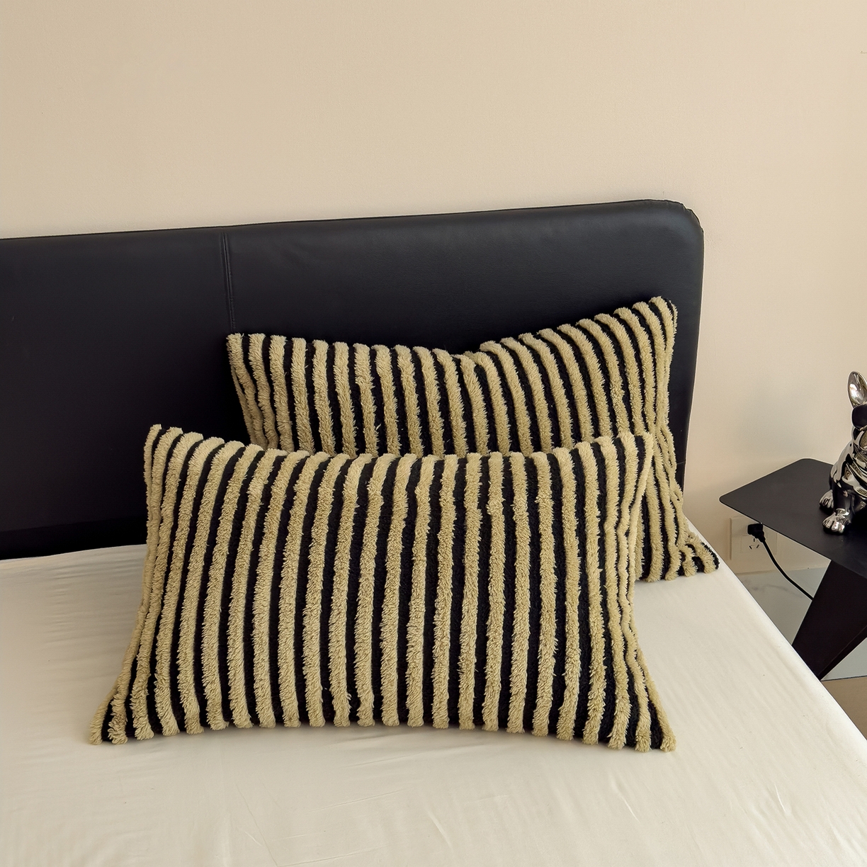 91家纺网 家纺一手货源 找家纺 世纪绒品 2025新款A类牛奶绒提花极光系列毛毯盖毯毯子 极光-黑咖条