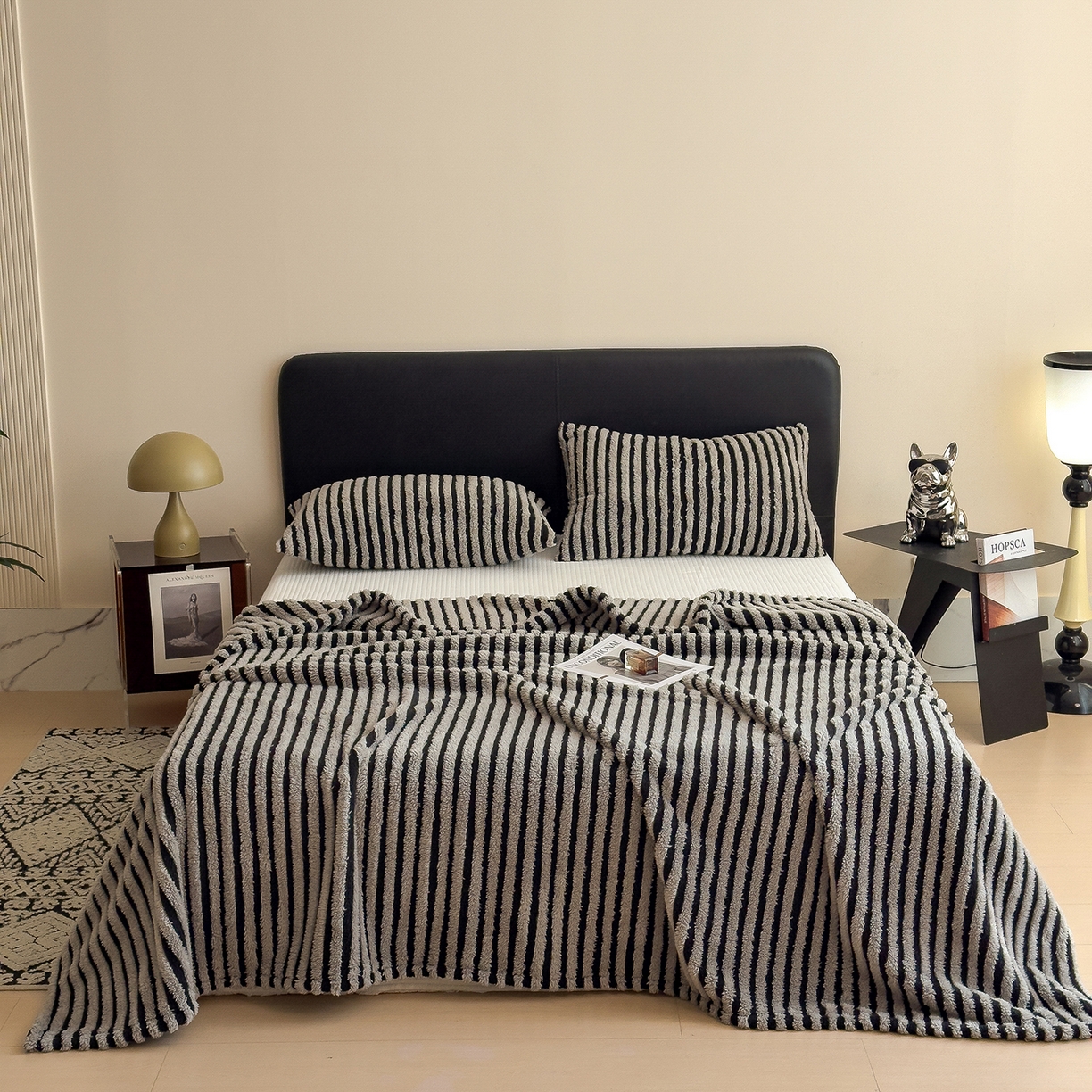 91家纺网 家纺一手货源 找家纺 世纪绒品 2025新款A类牛奶绒提花极光系列毛毯盖毯毯子 极光-黑灰条