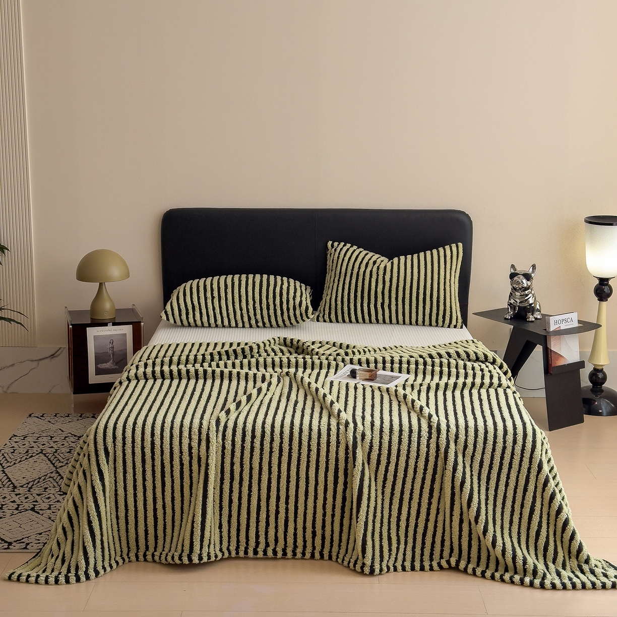 91家纺网 家纺一手货源 找家纺 世纪绒品 2025新款A类牛奶绒提花极光系列毛毯盖毯毯子 极光-黑绿条