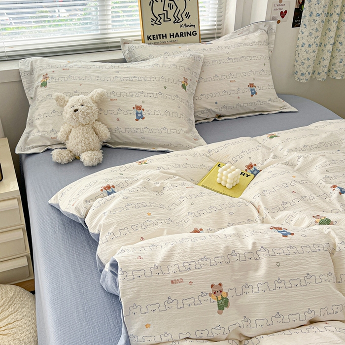 91家纺网 家纺一手货源 找家纺 一比一 2025新款古法水洗棉小布袋高克重云柔棉四件套 假日小熊