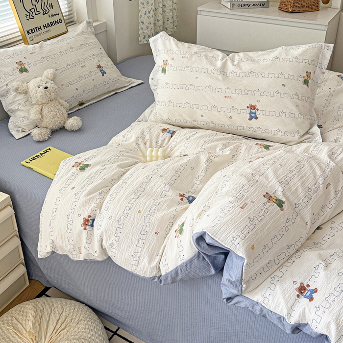 91家纺网 家纺一手货源 找家纺 一比一 2025新款古法水洗棉小布袋高克重云柔棉四件套 假日小熊