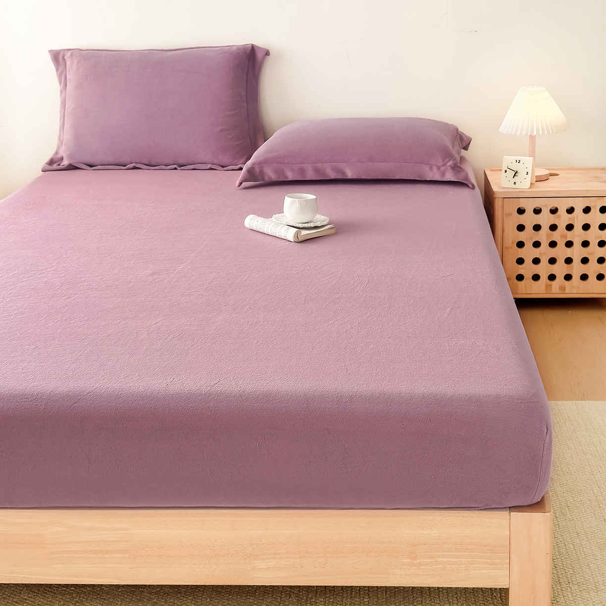 91家纺网 家纺一手货源 找家纺 好阁家纺 支持定制2025新款200G牛奶绒纯色床笠 粉紫