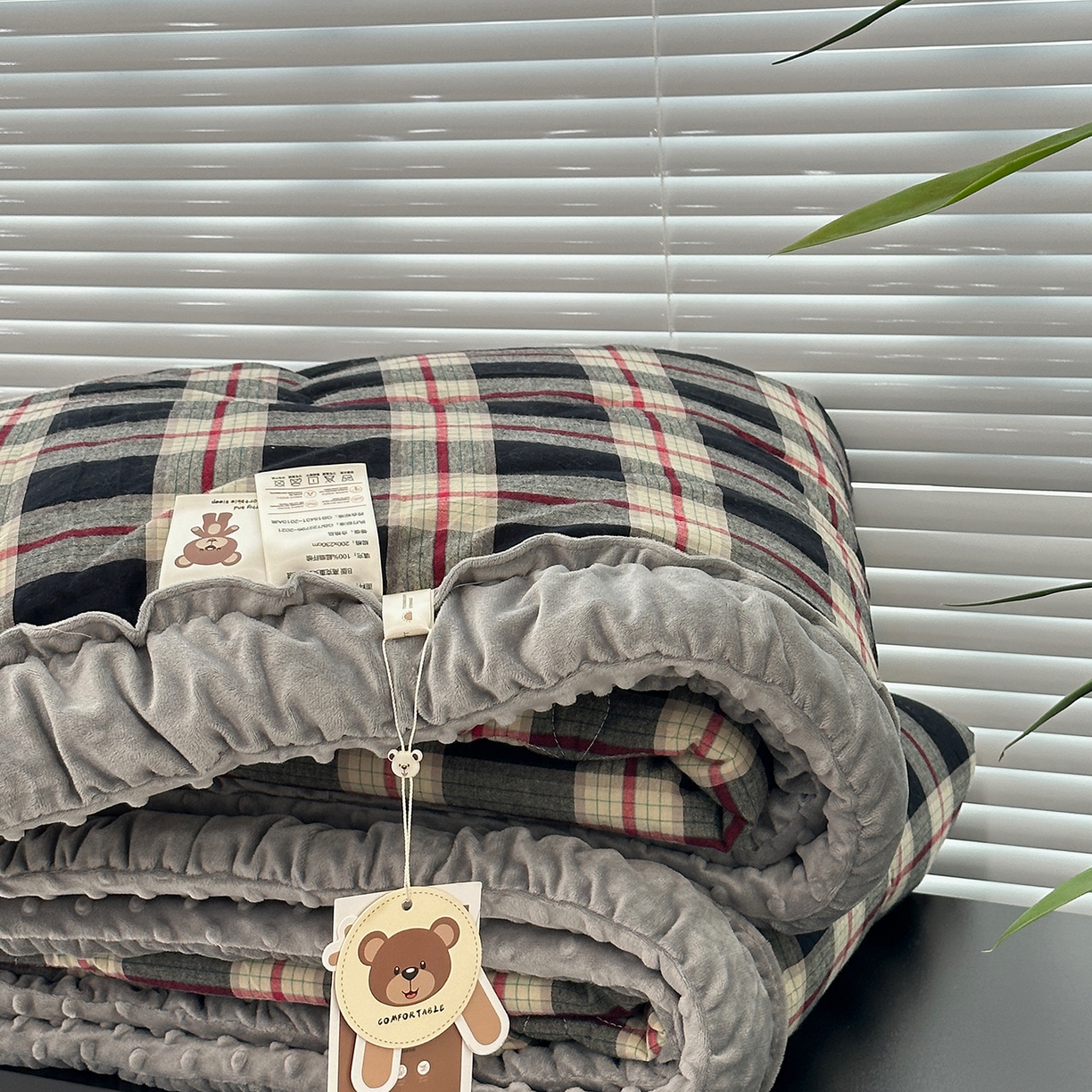 91家纺网 家纺一手货源 找家纺 （总）佰织鑫家居 2025新款全棉纯棉色织水洗棉豆豆春秋被被子被芯