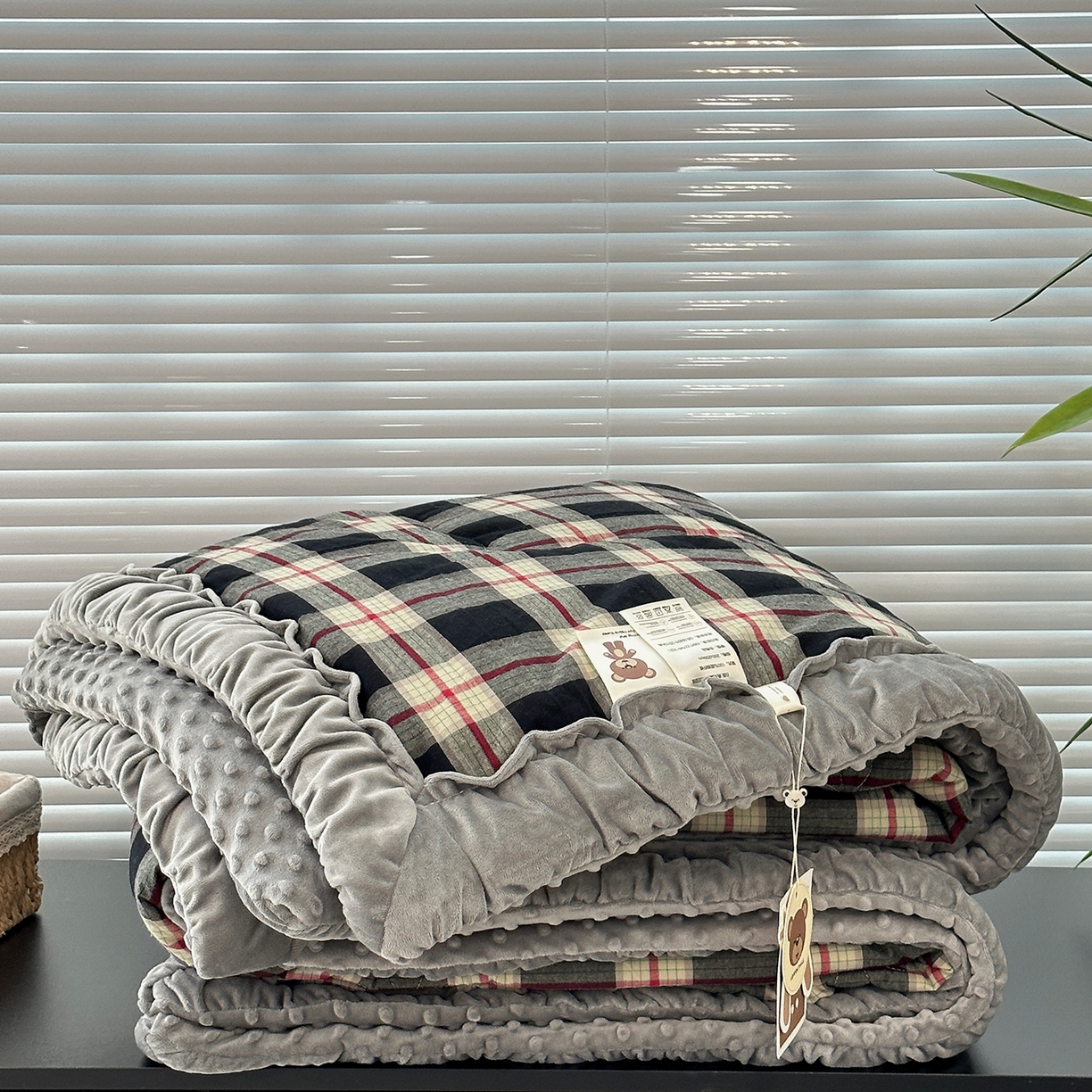 91家纺网 家纺一手货源 找家纺 （总）佰织鑫家居 2025新款全棉纯棉色织水洗棉豆豆春秋被被子被芯