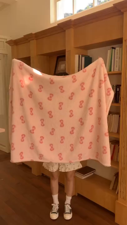 91家纺网 家纺一手货源 找家纺 桃喜 2025新款亲肤舒适摇粒绒毛毯 粉色蝴蝶结