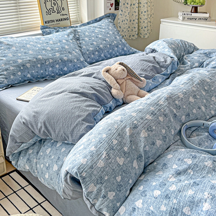 91家纺网 家纺一手货源 找家纺 一比一 2025新款古法水洗棉小布袋高克重云柔棉四件套  蓝爱心