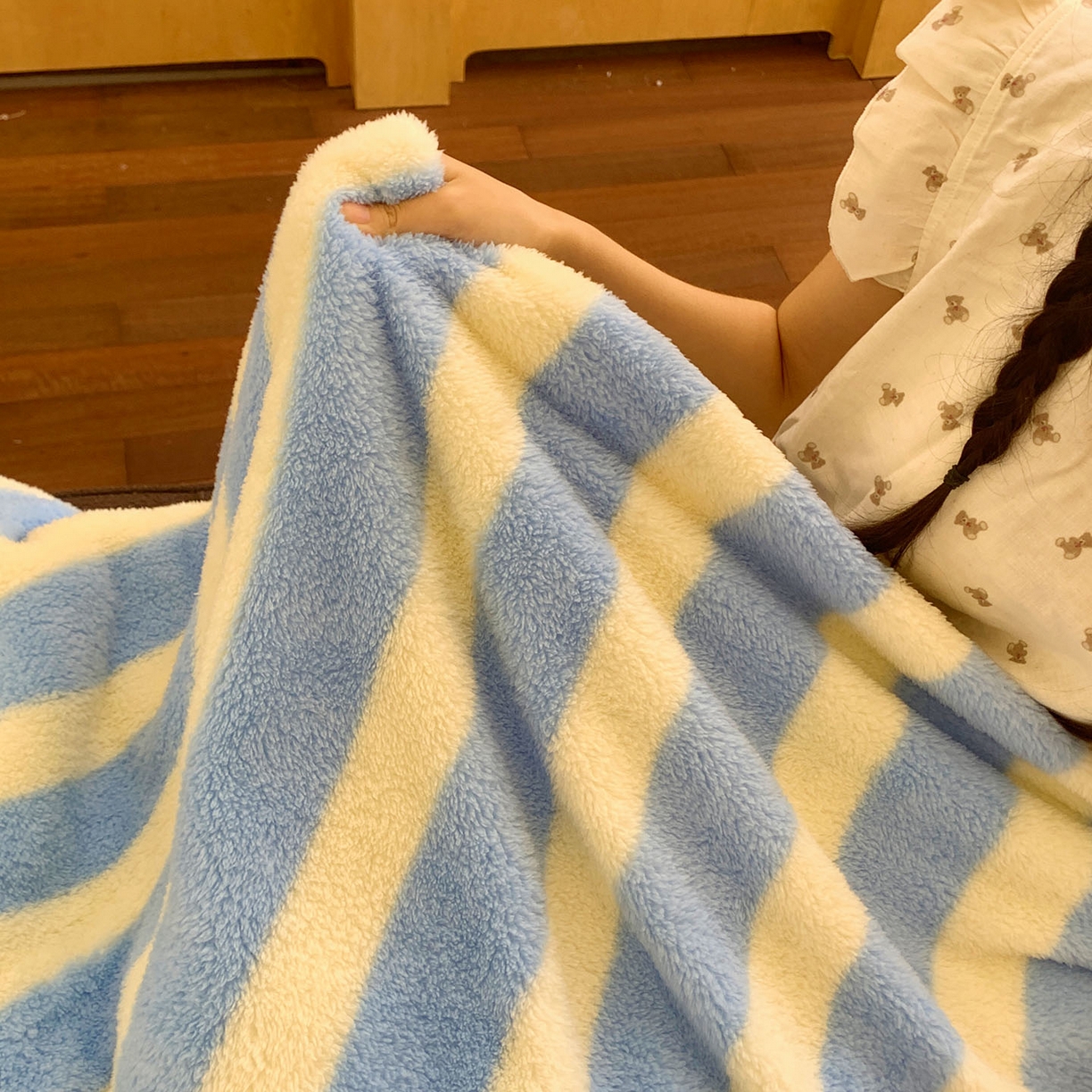 91家纺网 家纺一手货源 找家纺 桃喜 2025新款亲肤舒适摇粒绒毛毯 海盐苏打