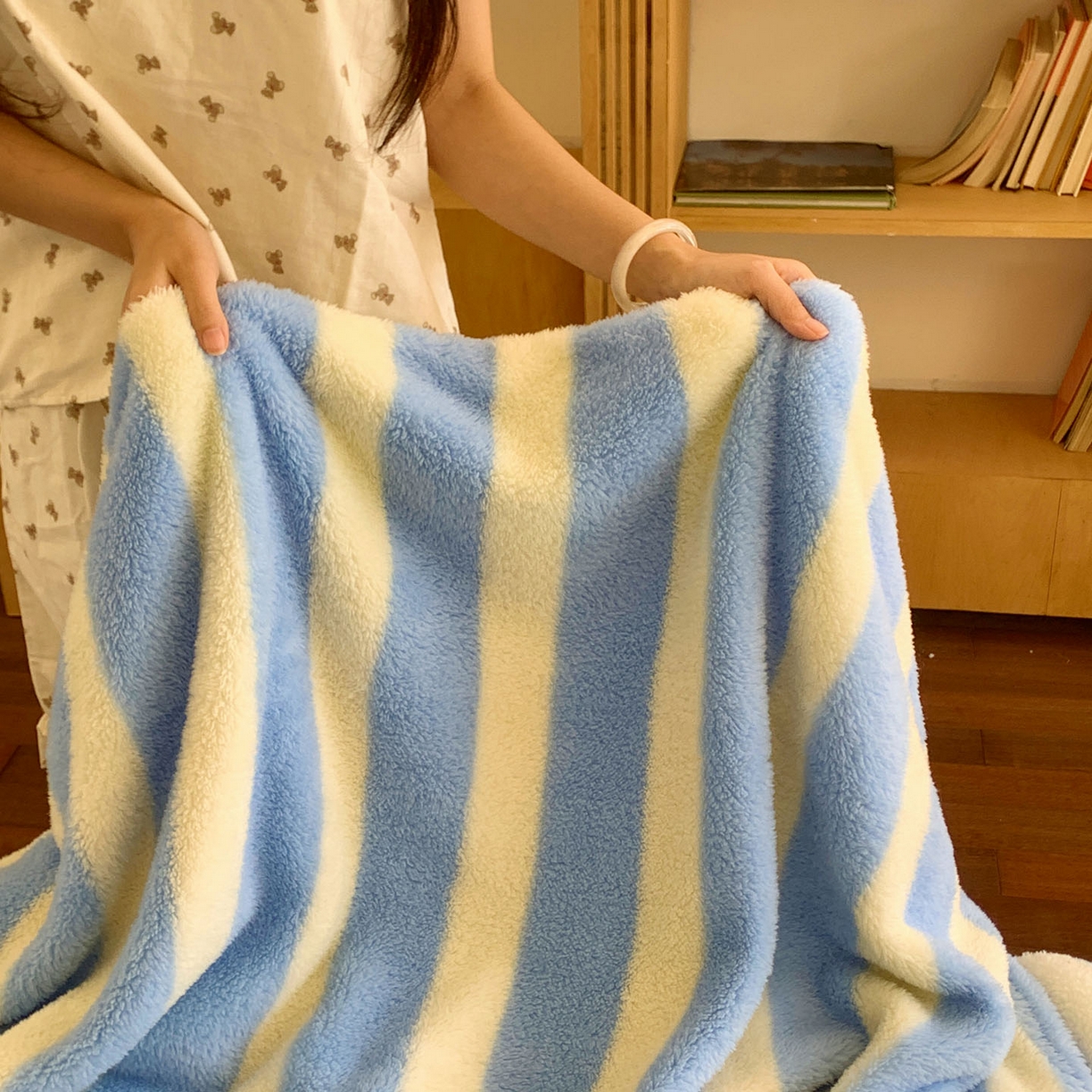 91家纺网 家纺一手货源 找家纺 桃喜 2025新款亲肤舒适摇粒绒毛毯 海盐苏打