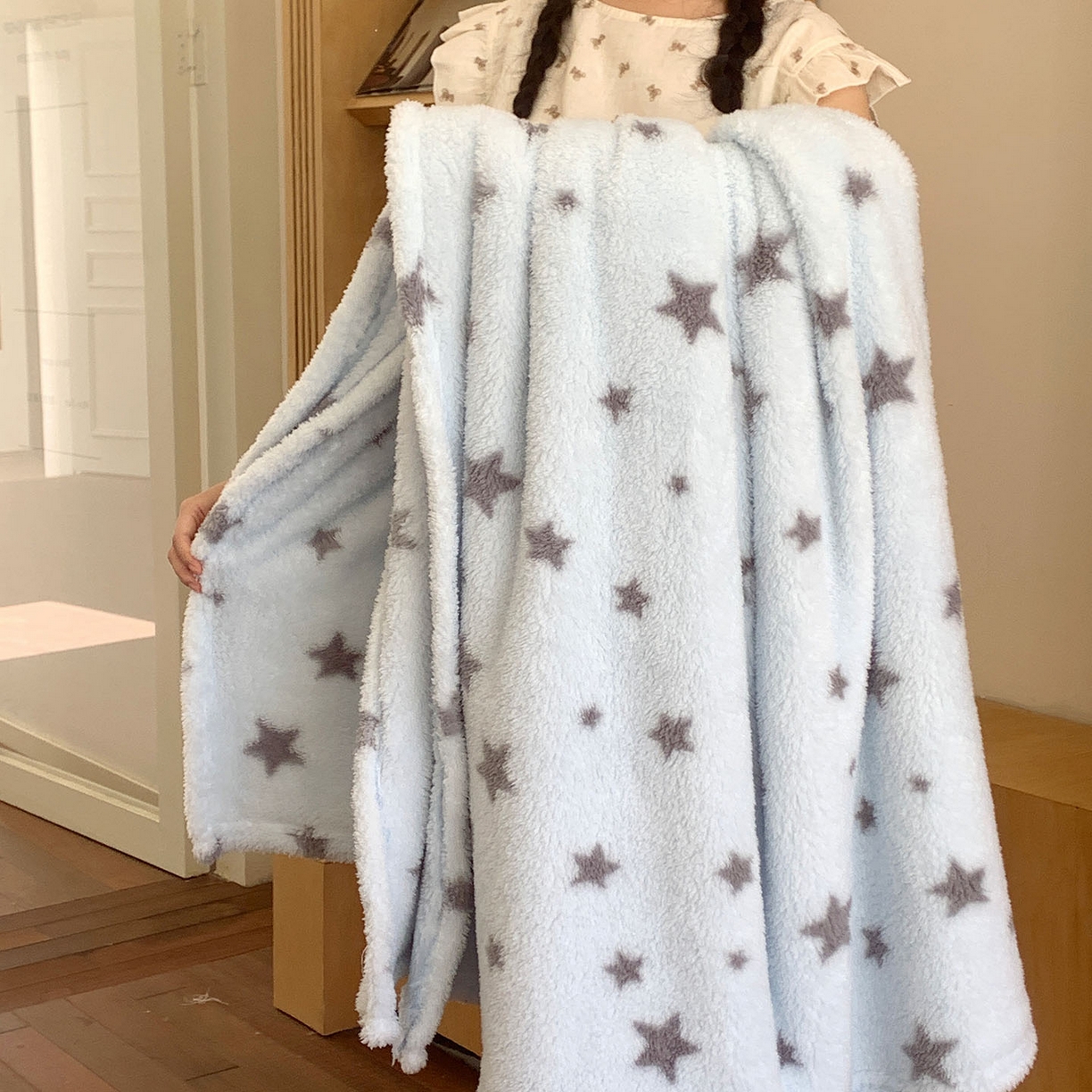 91家纺网 家纺一手货源 找家纺 桃喜 2025新款亲肤舒适摇粒绒毛毯 海盐星星