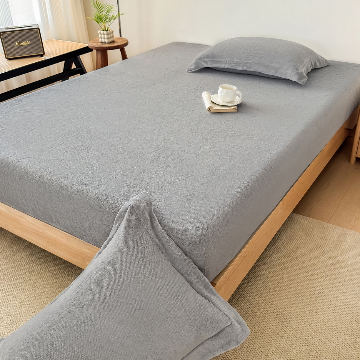 91家纺网 家纺一手货源 找家纺 好阁家纺 支持定制2025新款200G牛奶绒纯色床笠 冰川灰